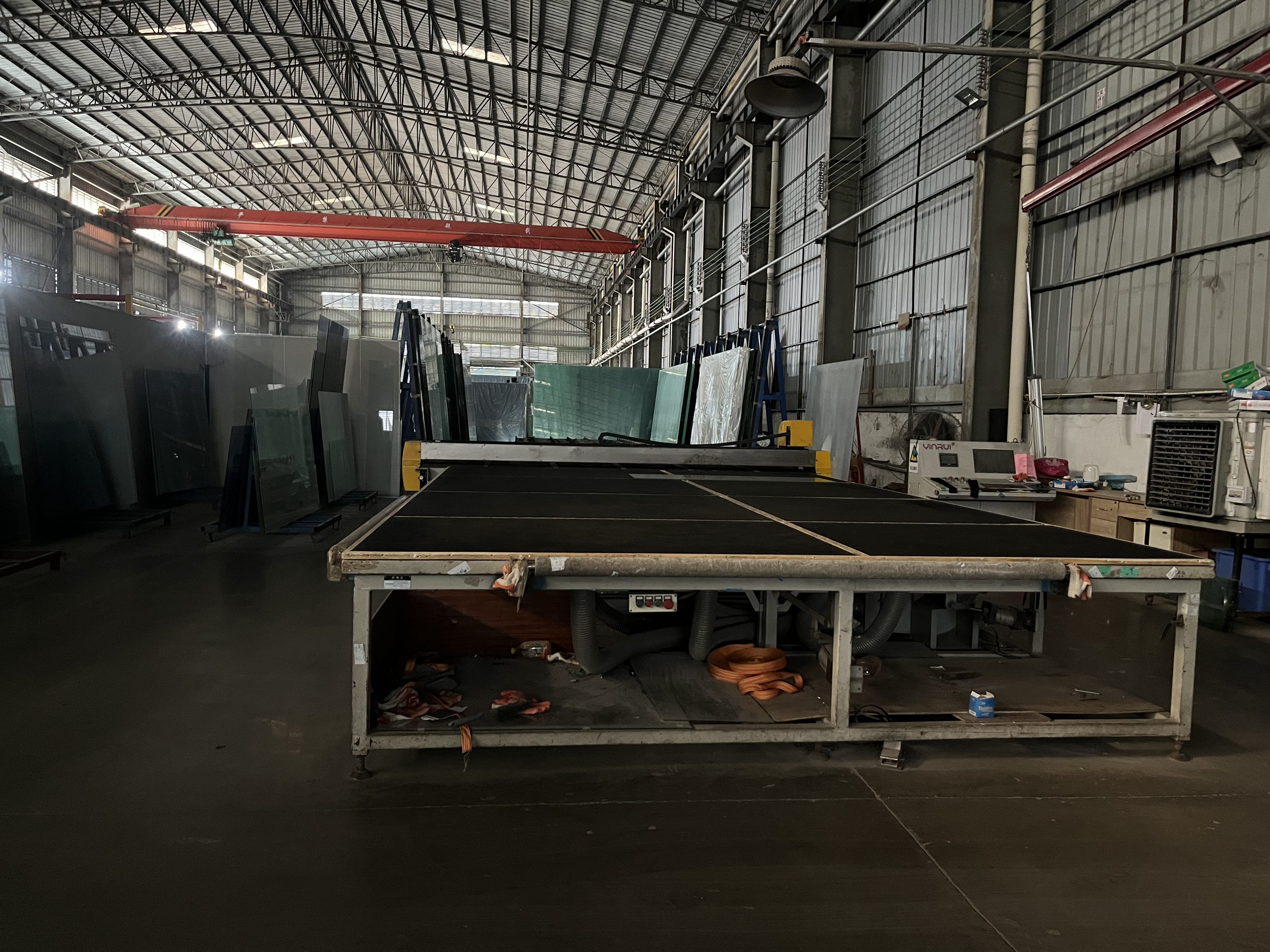 BDGLASS factory production area